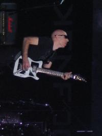 Joe Satriani Shreddin' @ The Joint !