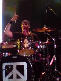 CHAD SMITH ROCKS LONDON 2009